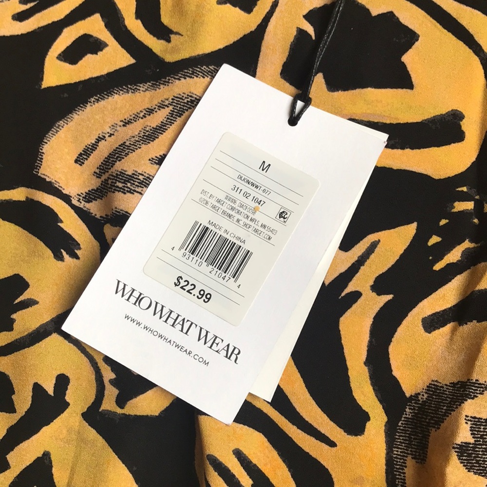 Sleeveless Blouse - NWT - Picture 3 of 6